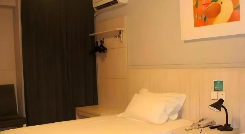 Jinjiang Inn Zhengzhou Railway Station Erqi Square Metro Station Hotel